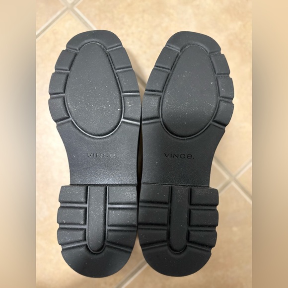 New Vince Women’s Robin Lug Loafers Sz7 Black Leather MSRP:$350 - Picture 9 of 11